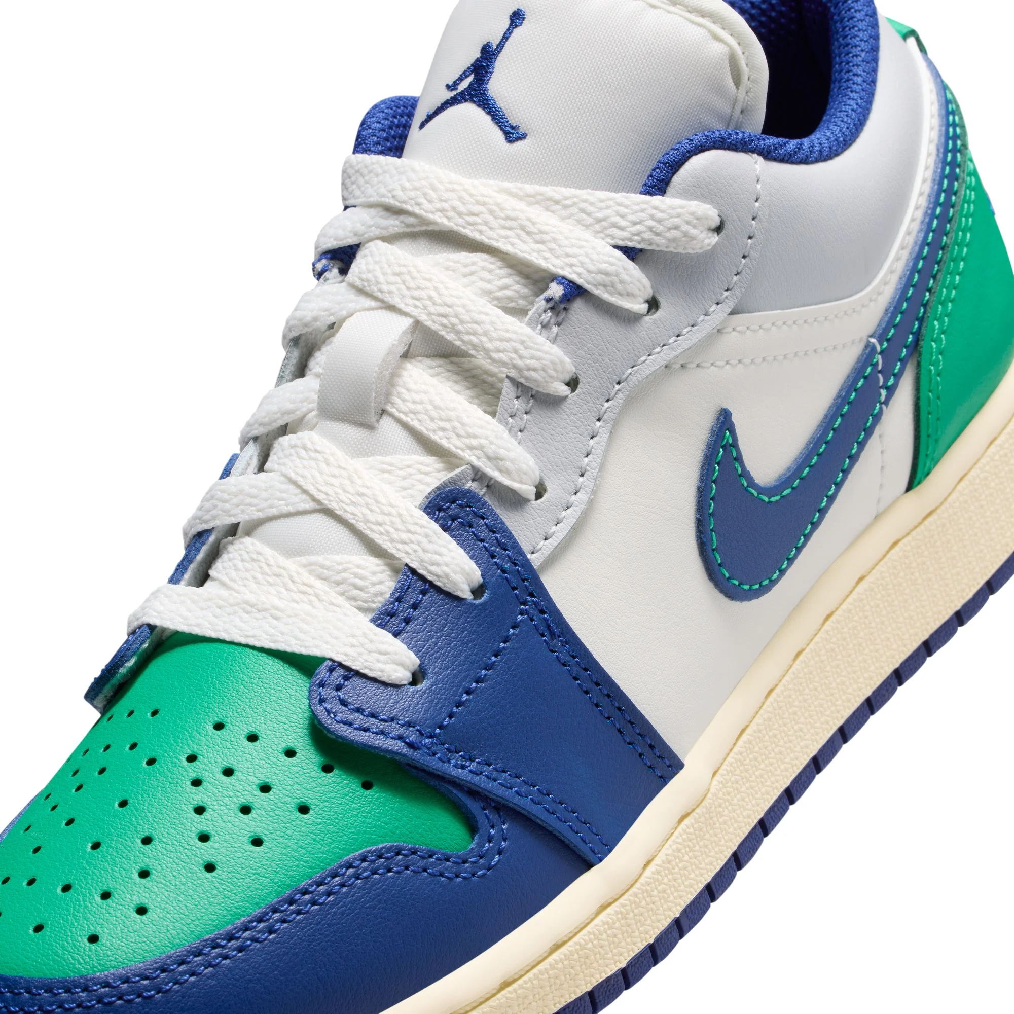 Air Jordan 1 Kids Low Shoes - Image 4