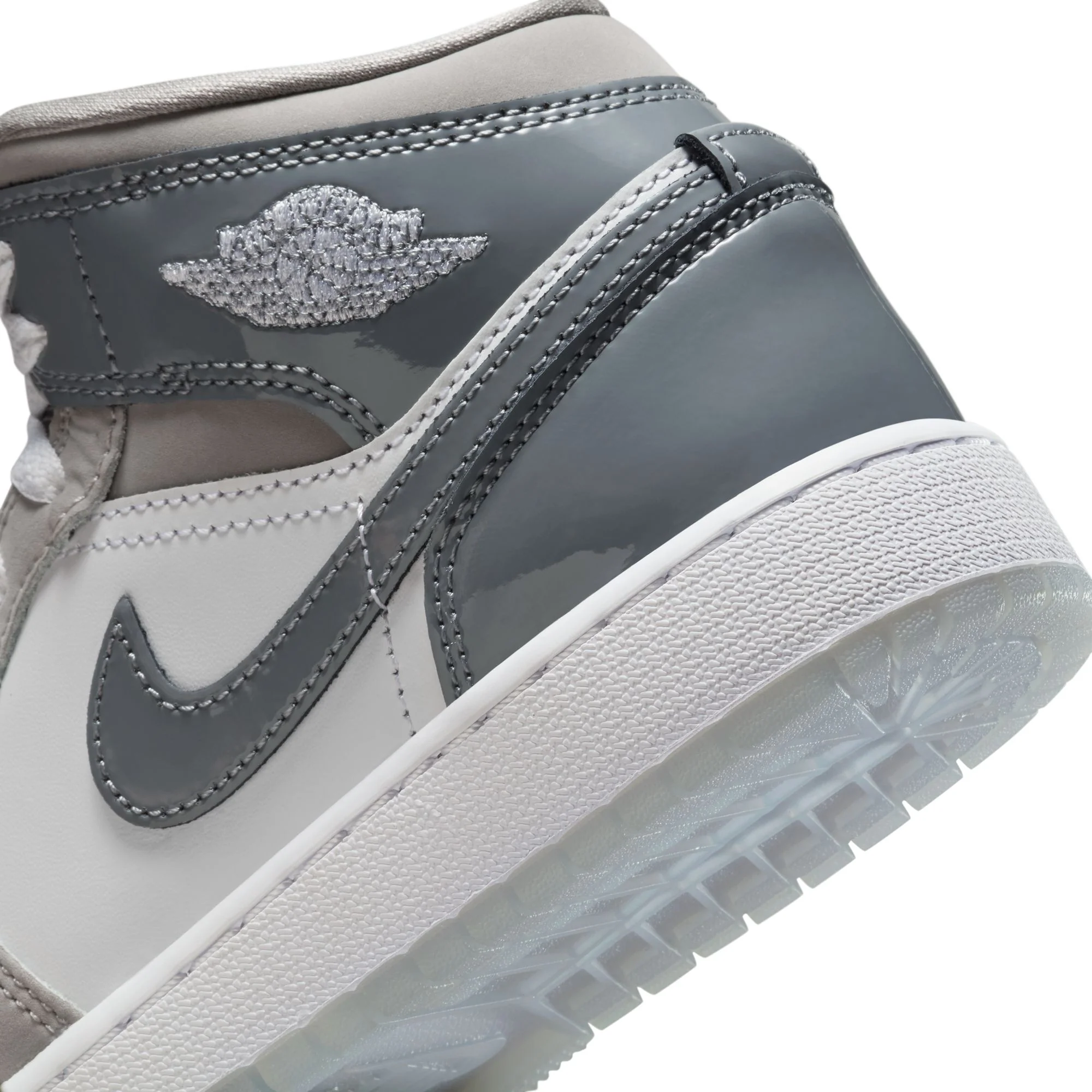 Air Jordan 1 Kids Mid SE Shoes - Image 4