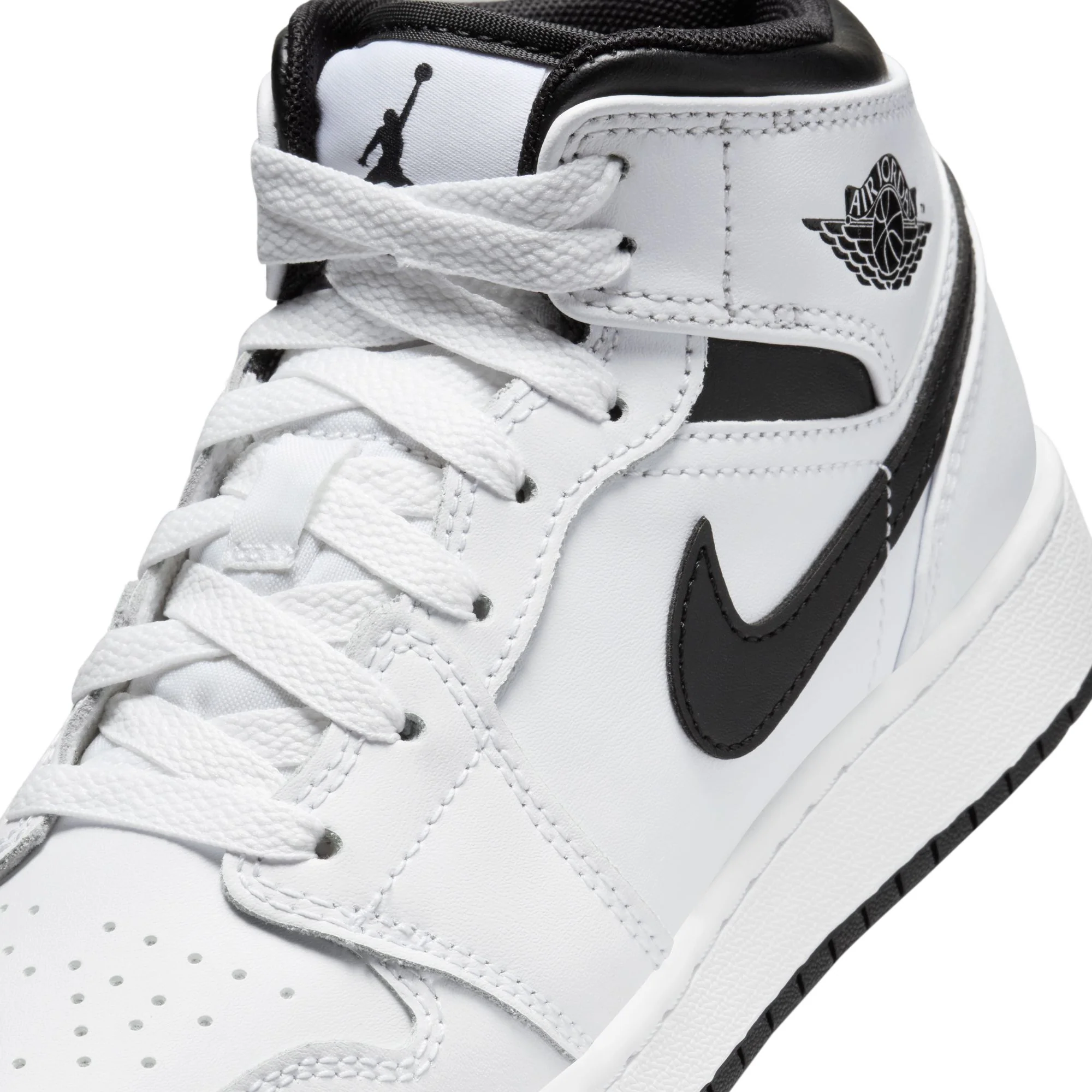 Air Jordan 1 Kids Mid Shoes - Image 4