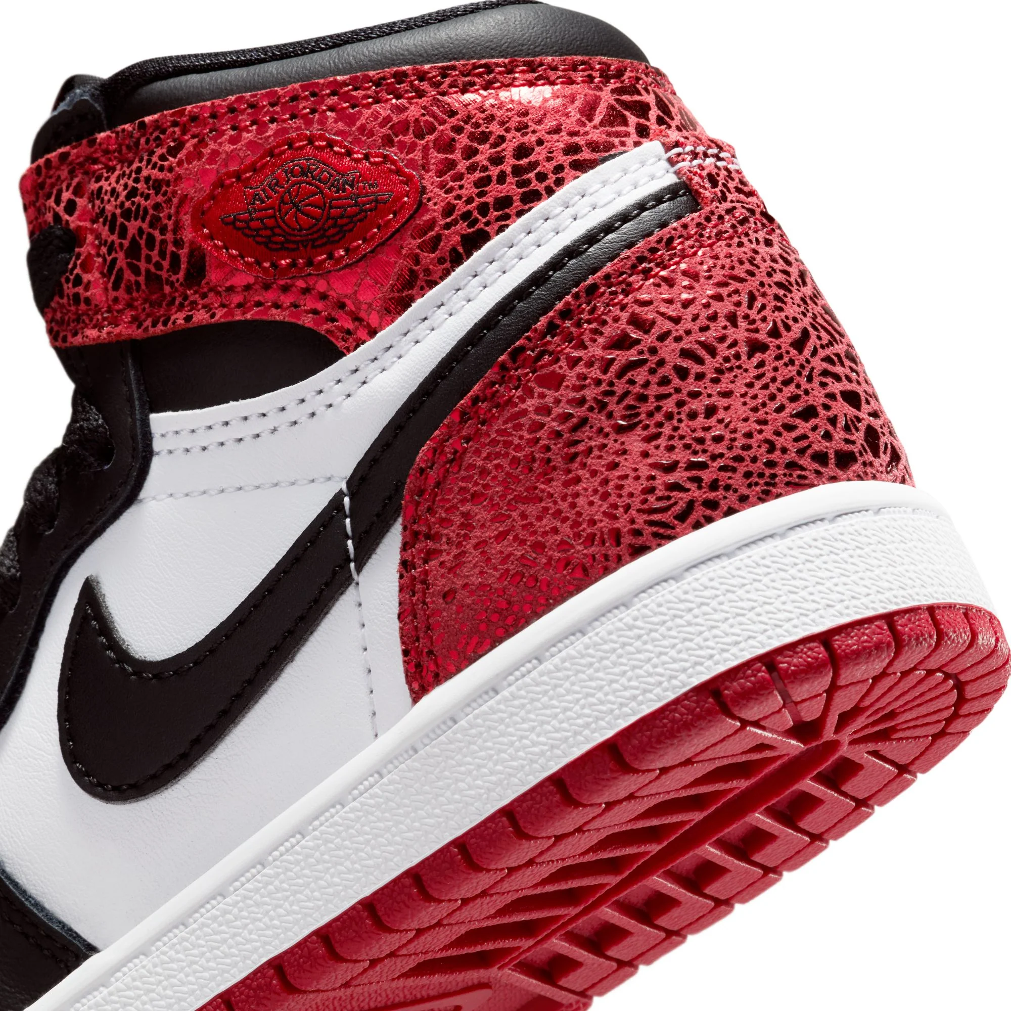 Air Jordan 1 Little Kids High OG "Varsity Red" Shoes - Image 4