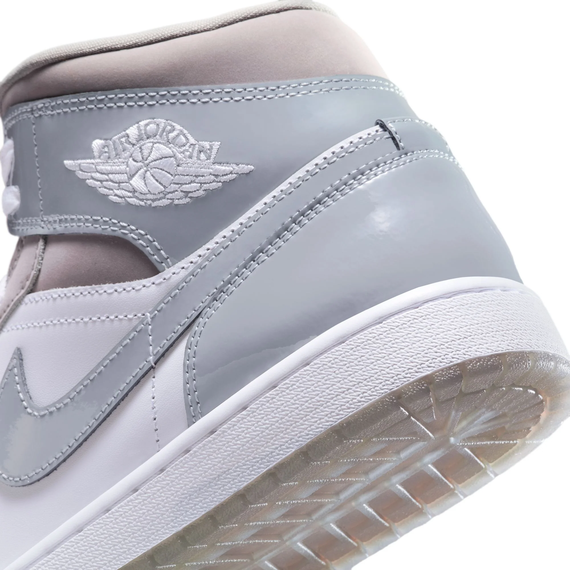 Air Jordan 1 Mens Mid SE Shoes - Image 4