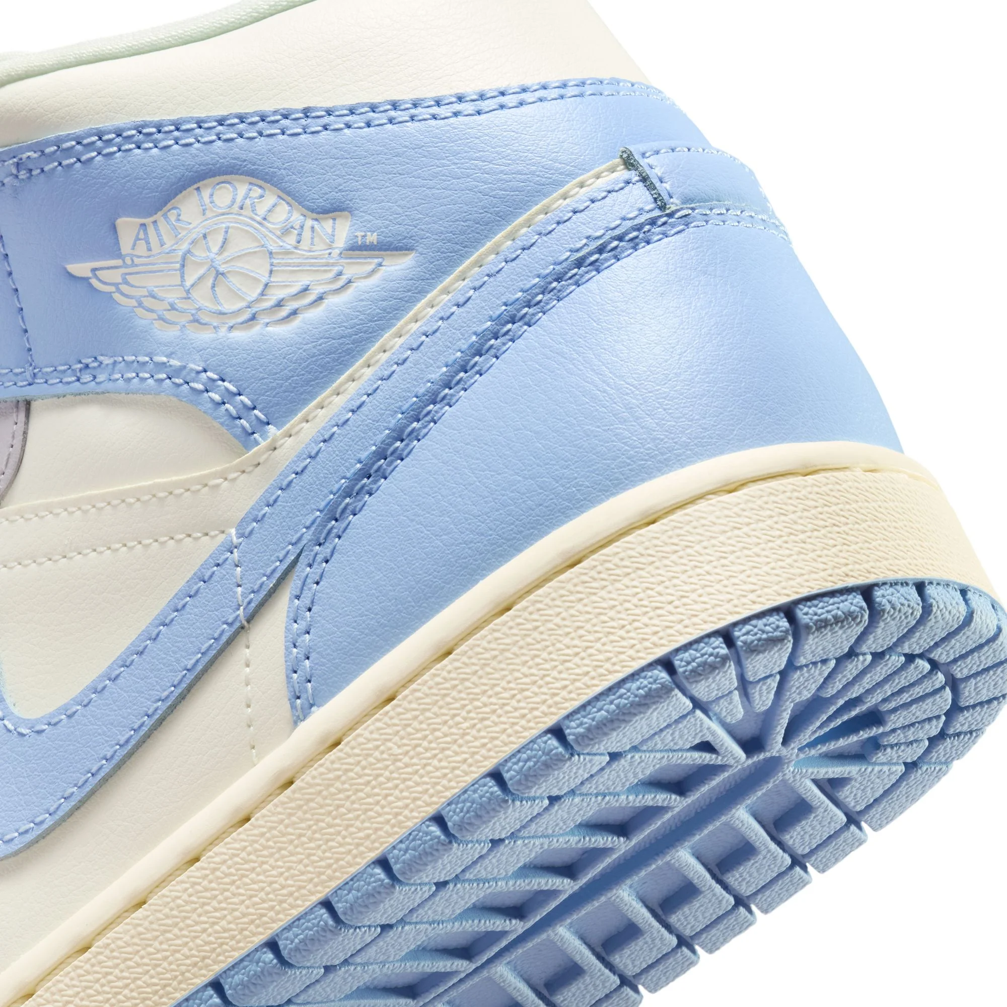 Air Jordan 1 Mens Mid Shoes - Image 4