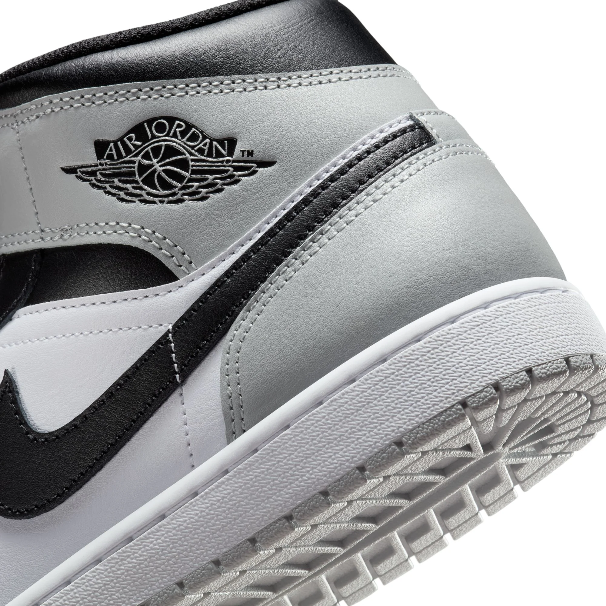 Air Jordan 1 Mens Mid Shoes - Image 4