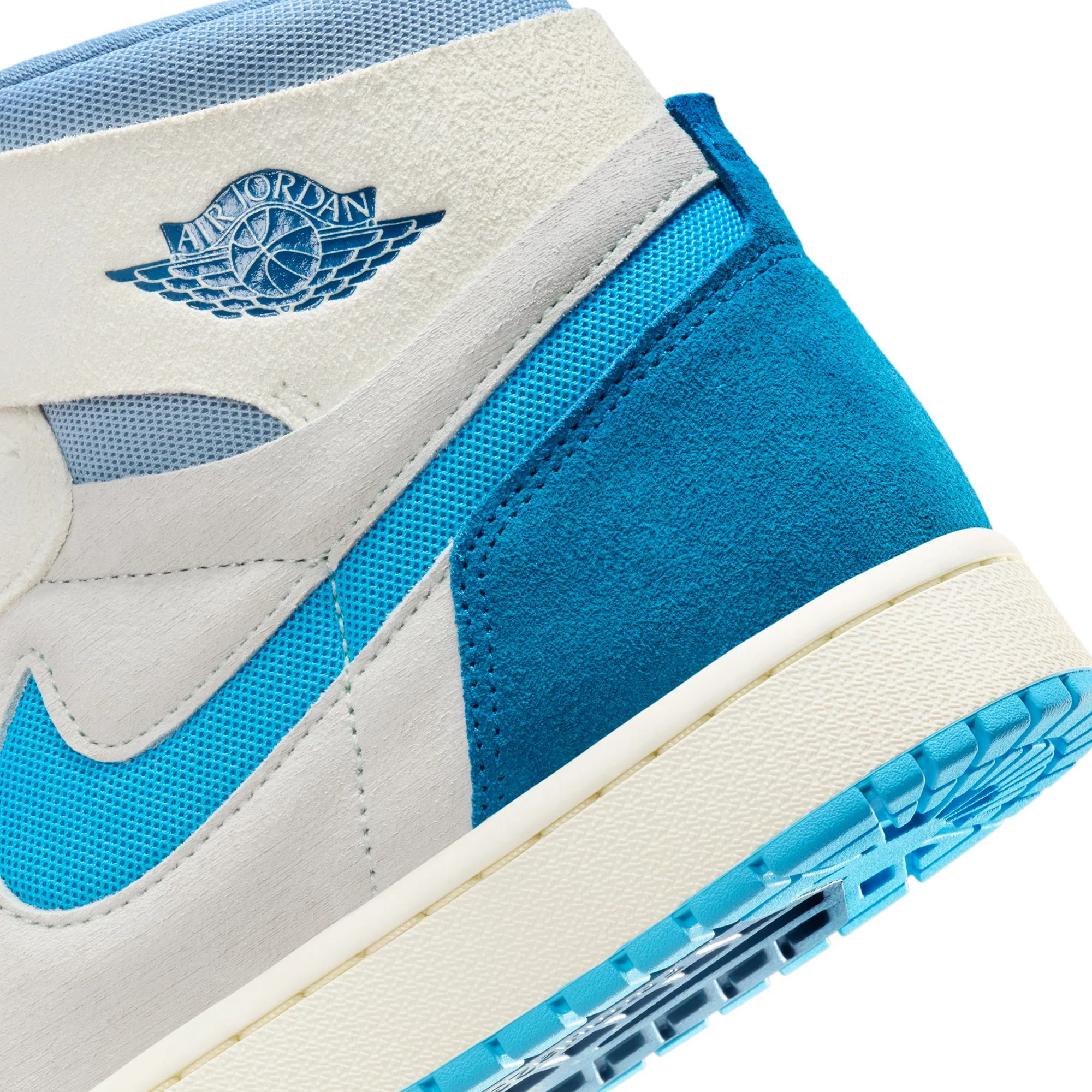 Air Jordan 1 Mens Zoom CMFT 2 Shoes - Image 4