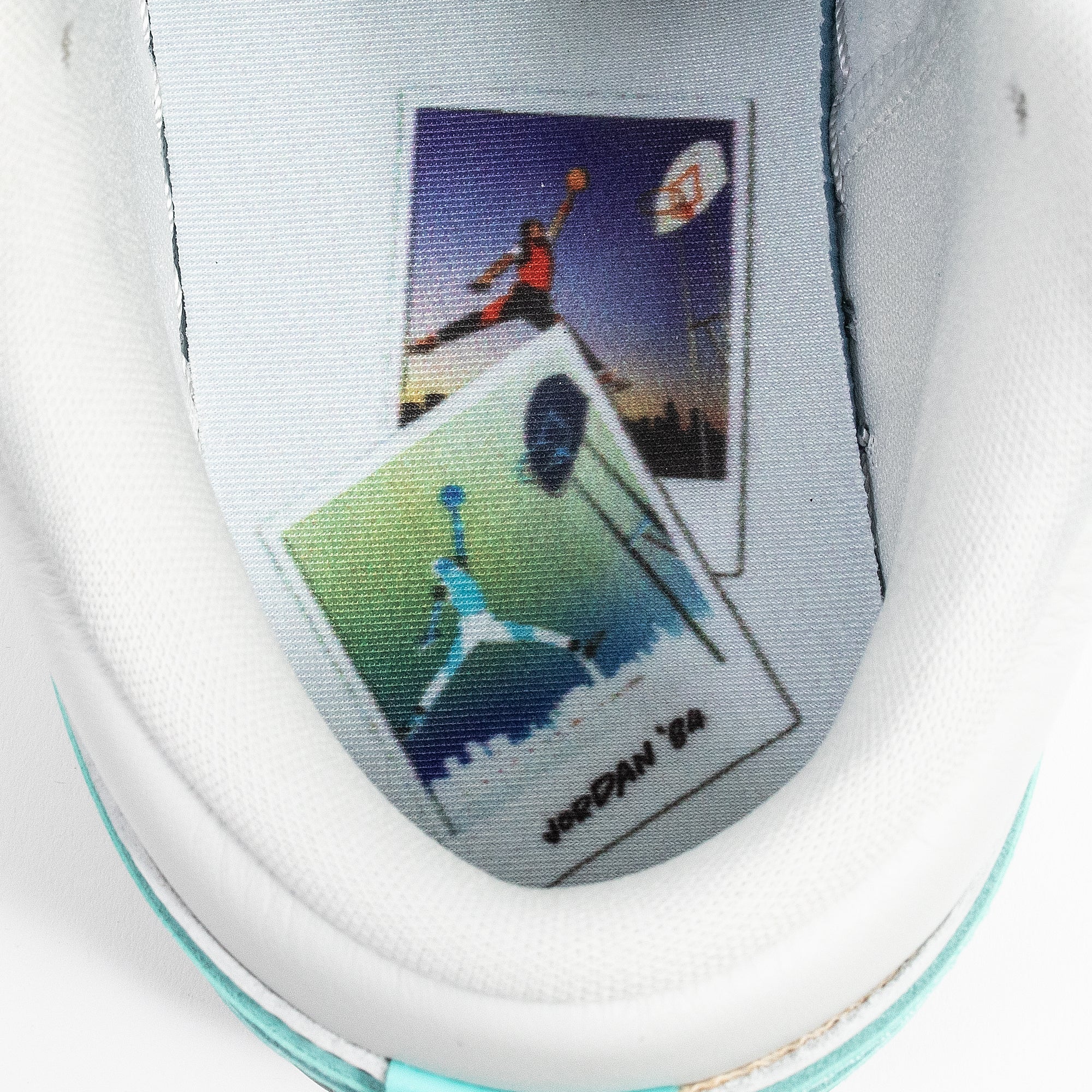 Air Jordan 1 Womens Low SE Shoes - Image 4