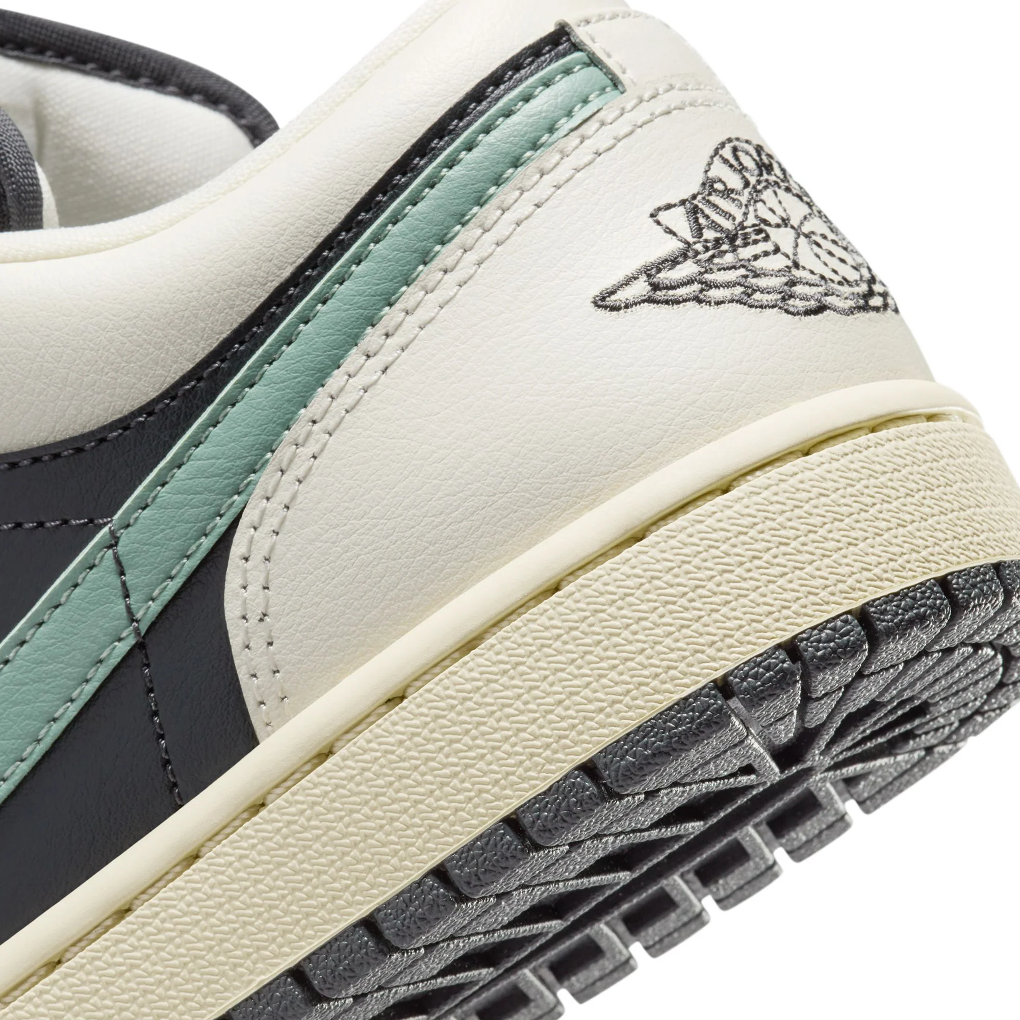 Air Jordan 1 Womens Low Shoes - Image 4