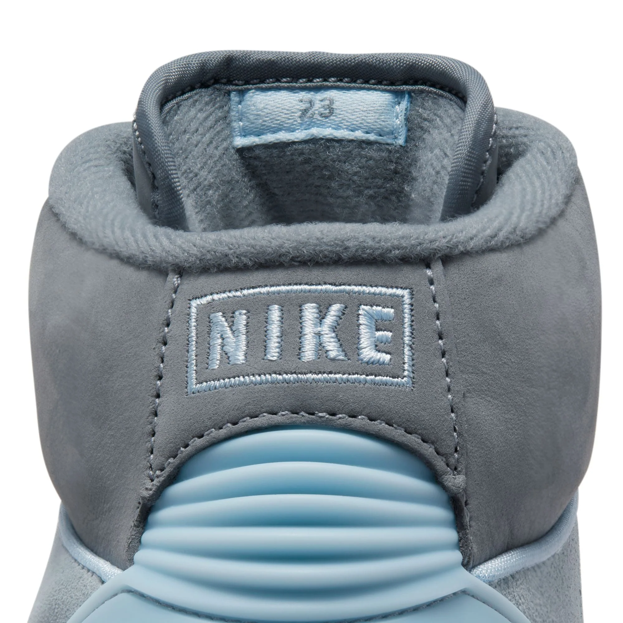 Air Jordan 2 Womens Retro Shoes - Image 4