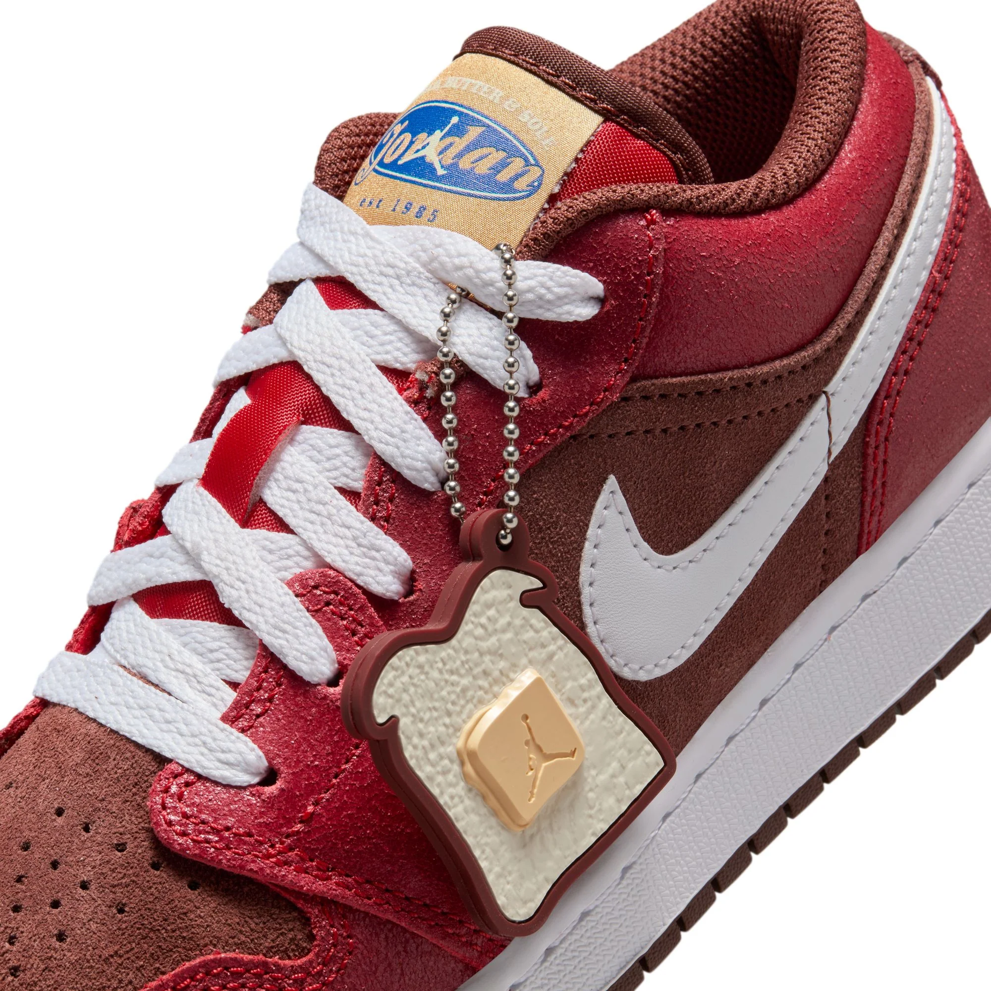 Air Jordan 1 Kids Low SE 'Buttered Toast' Shoes - Image 4