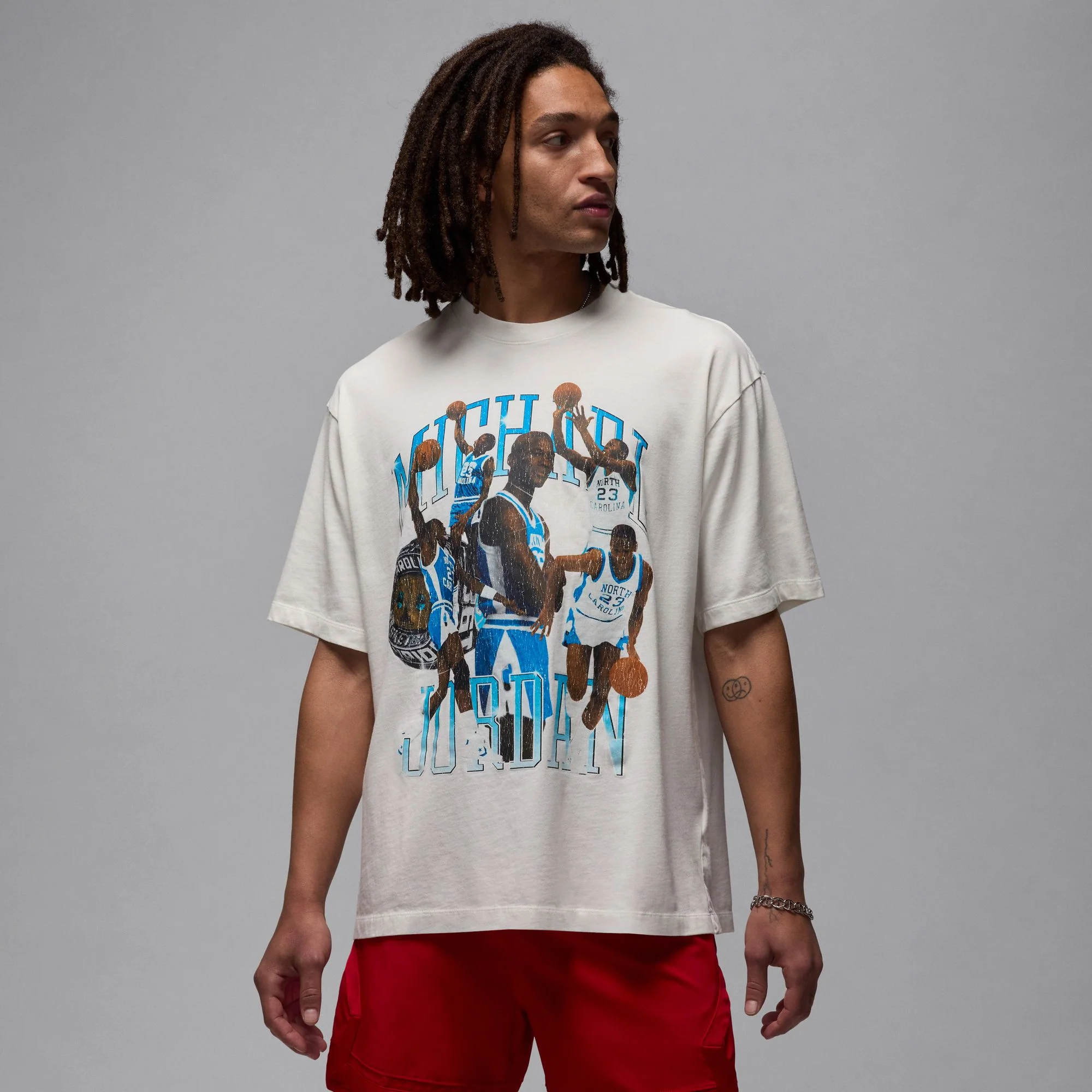 Air Jordan Mens Flight Essentials Graphic Tee - Image 2