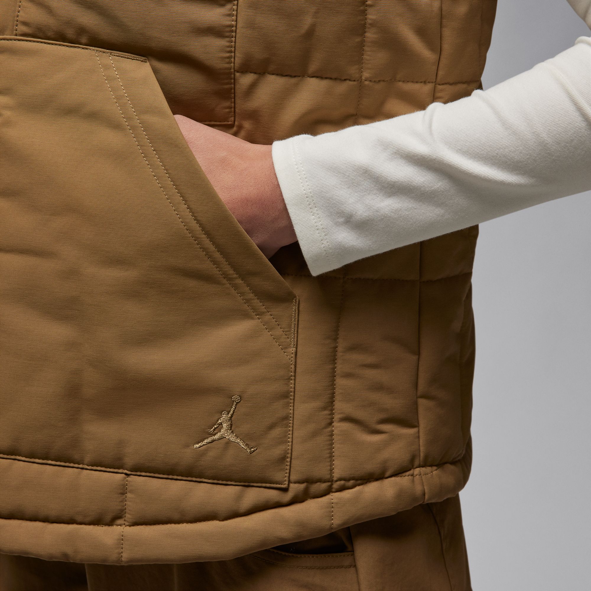Air Jordan Womens Vest - Image 4