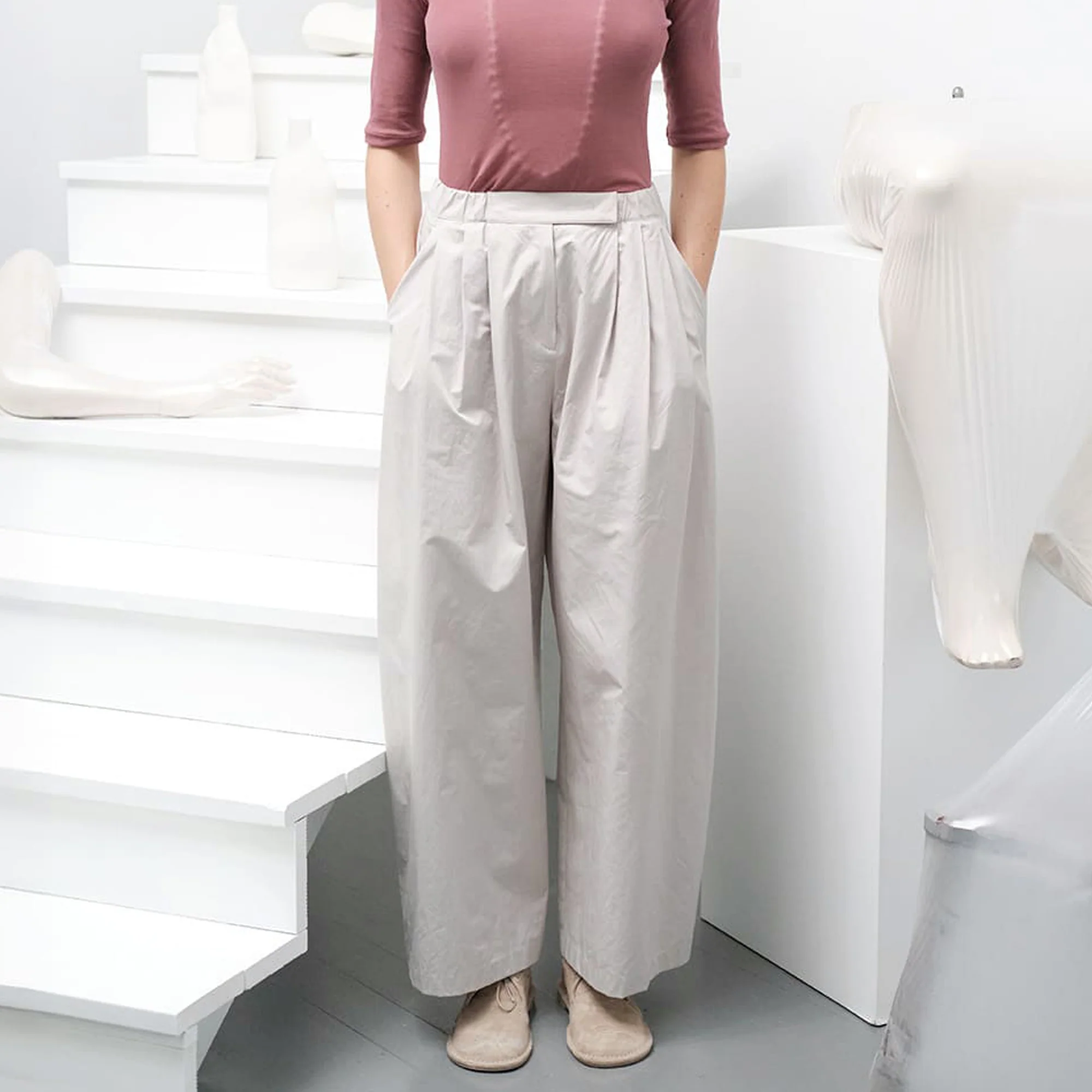 Amomento Womens Three Tuck Banding Pants - Image 2