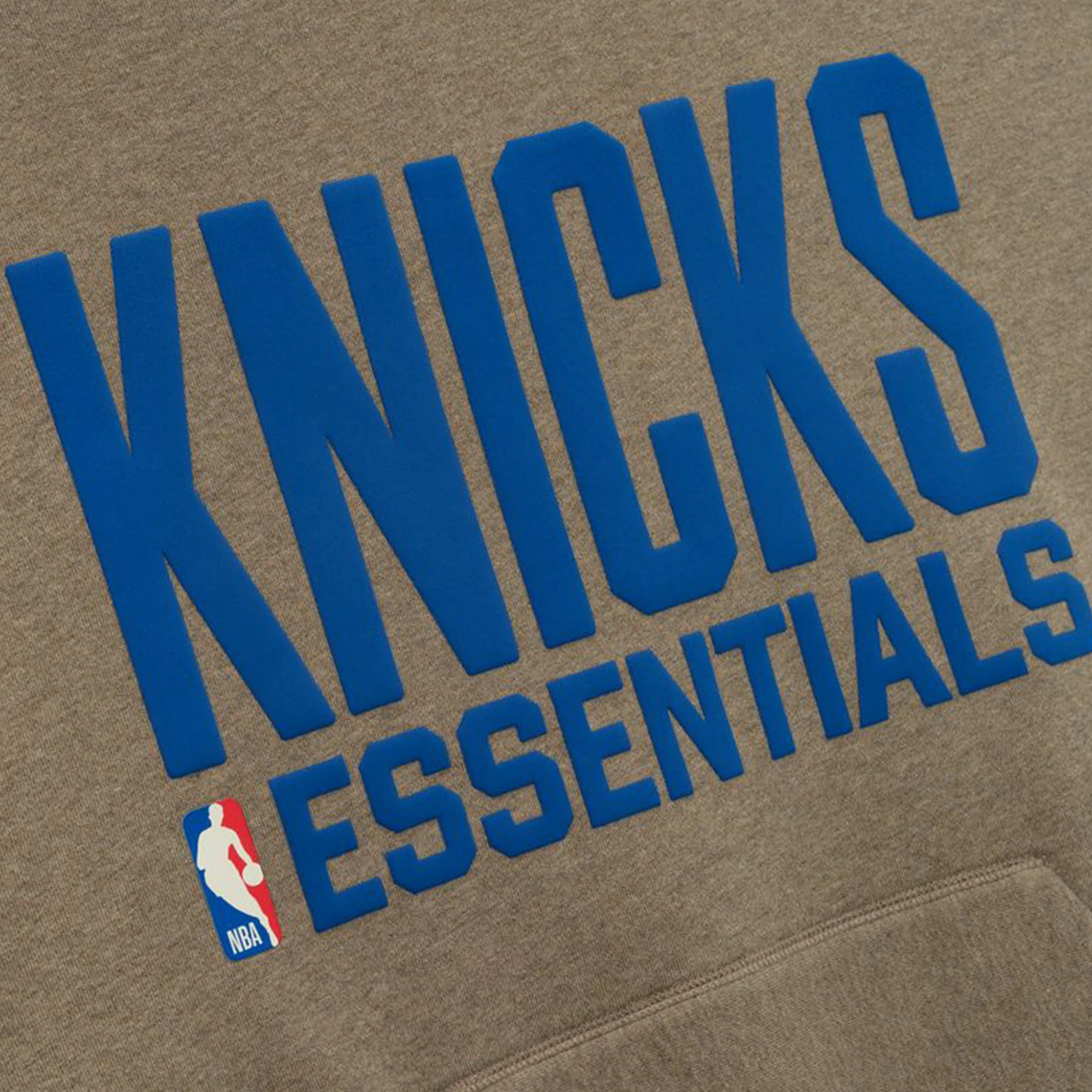 Fear of God ESSENTIALS x NBA Mens Knicks Sports Fit Crewneck - Image 3