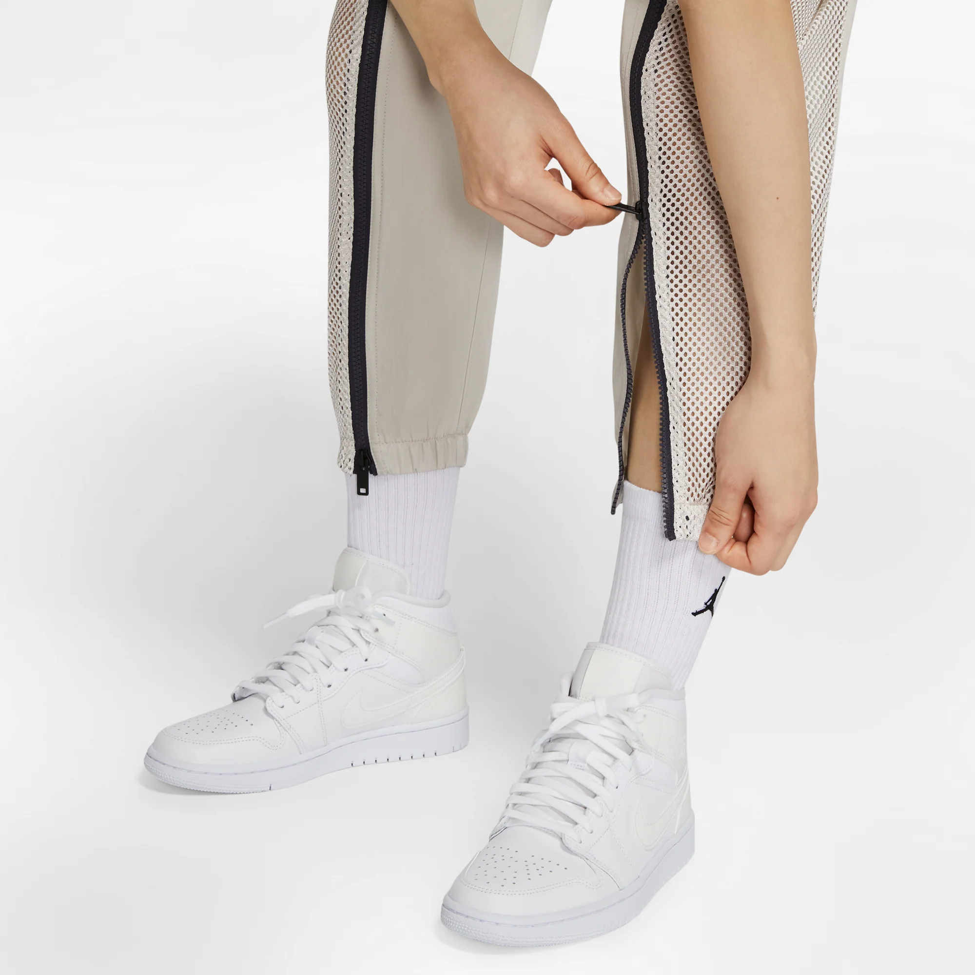 Air Jordan Women Jordan Utility Pants - Image 4