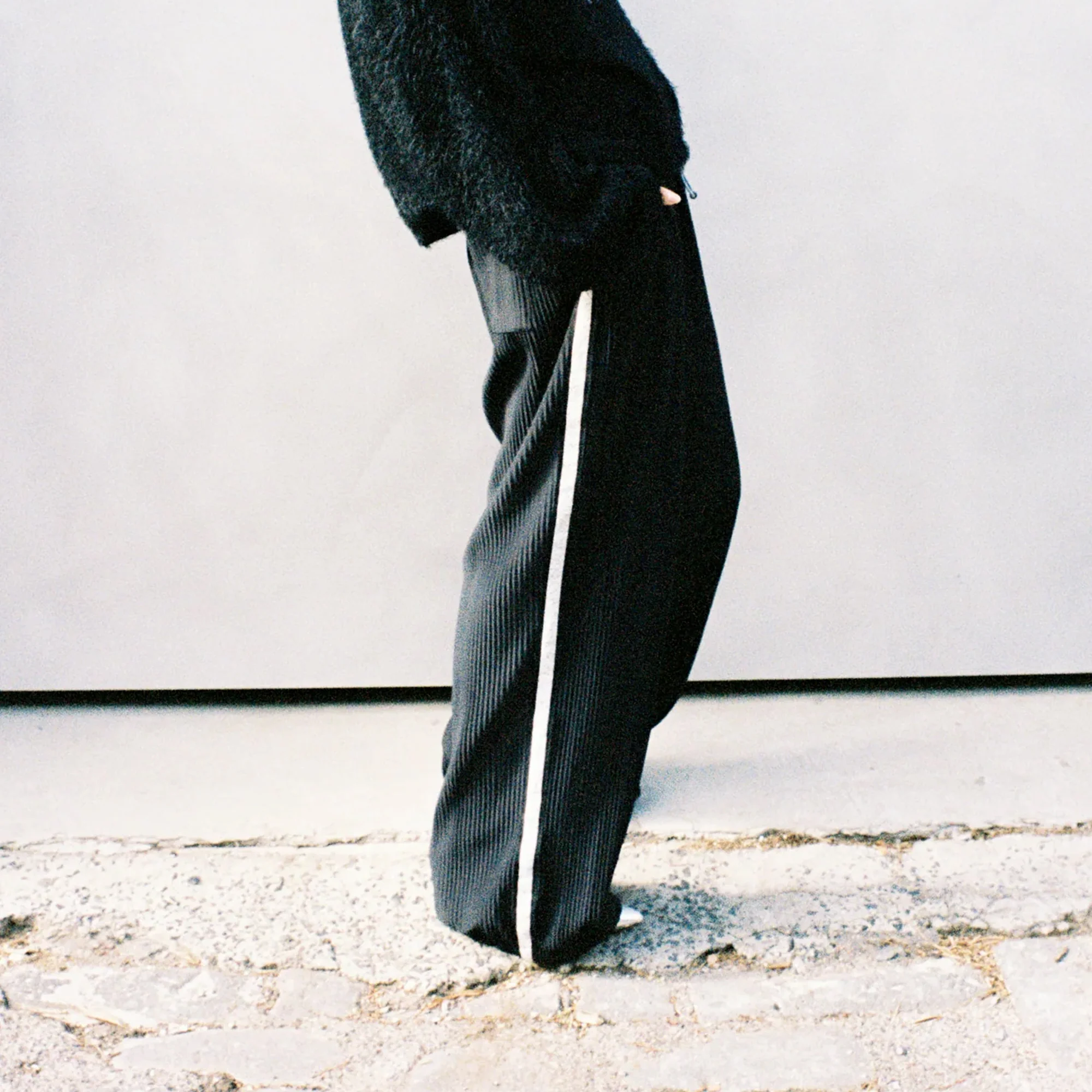 Jungles Mens Pleated Pants - Image 4
