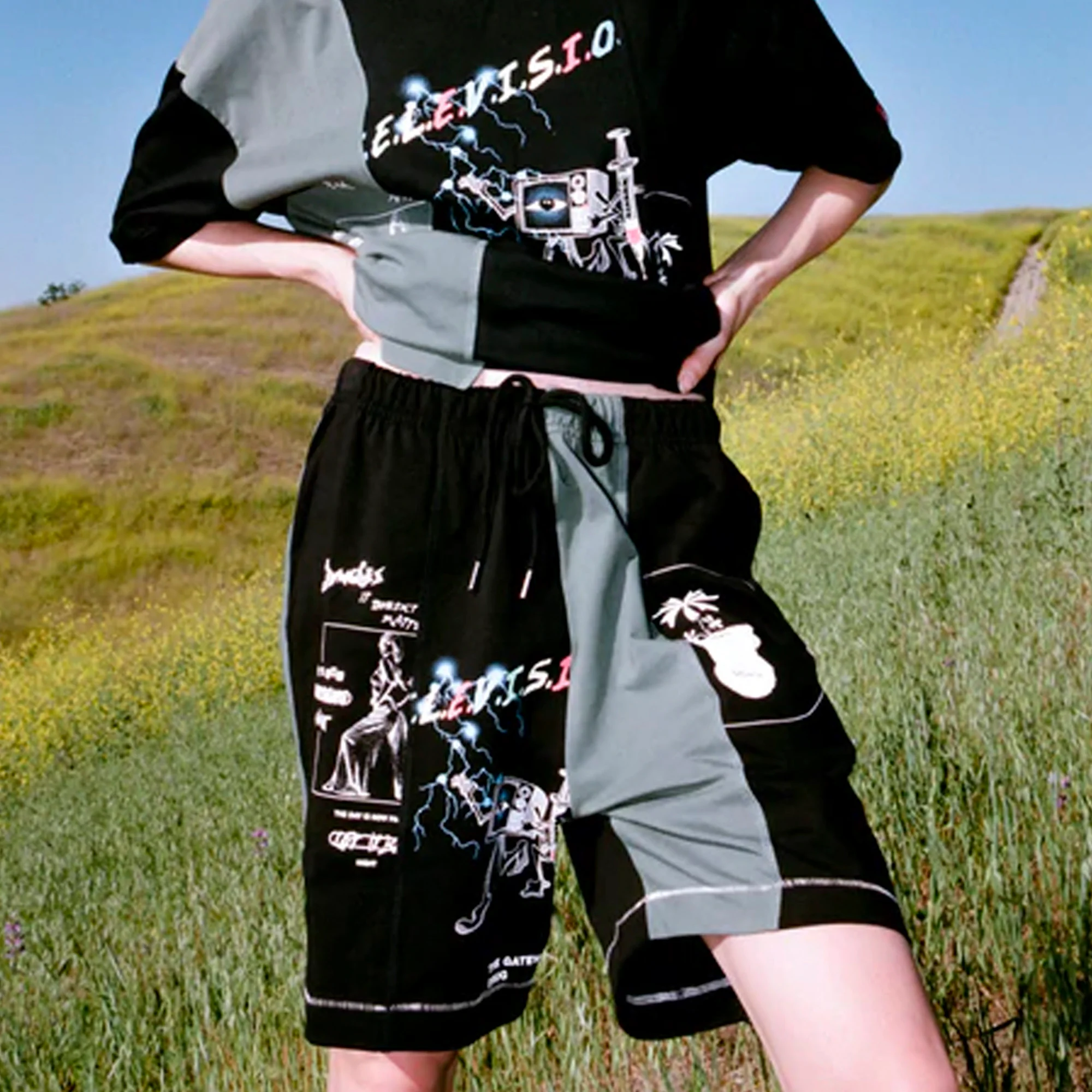 Jungles Mens Television Split Shorts - Image 4