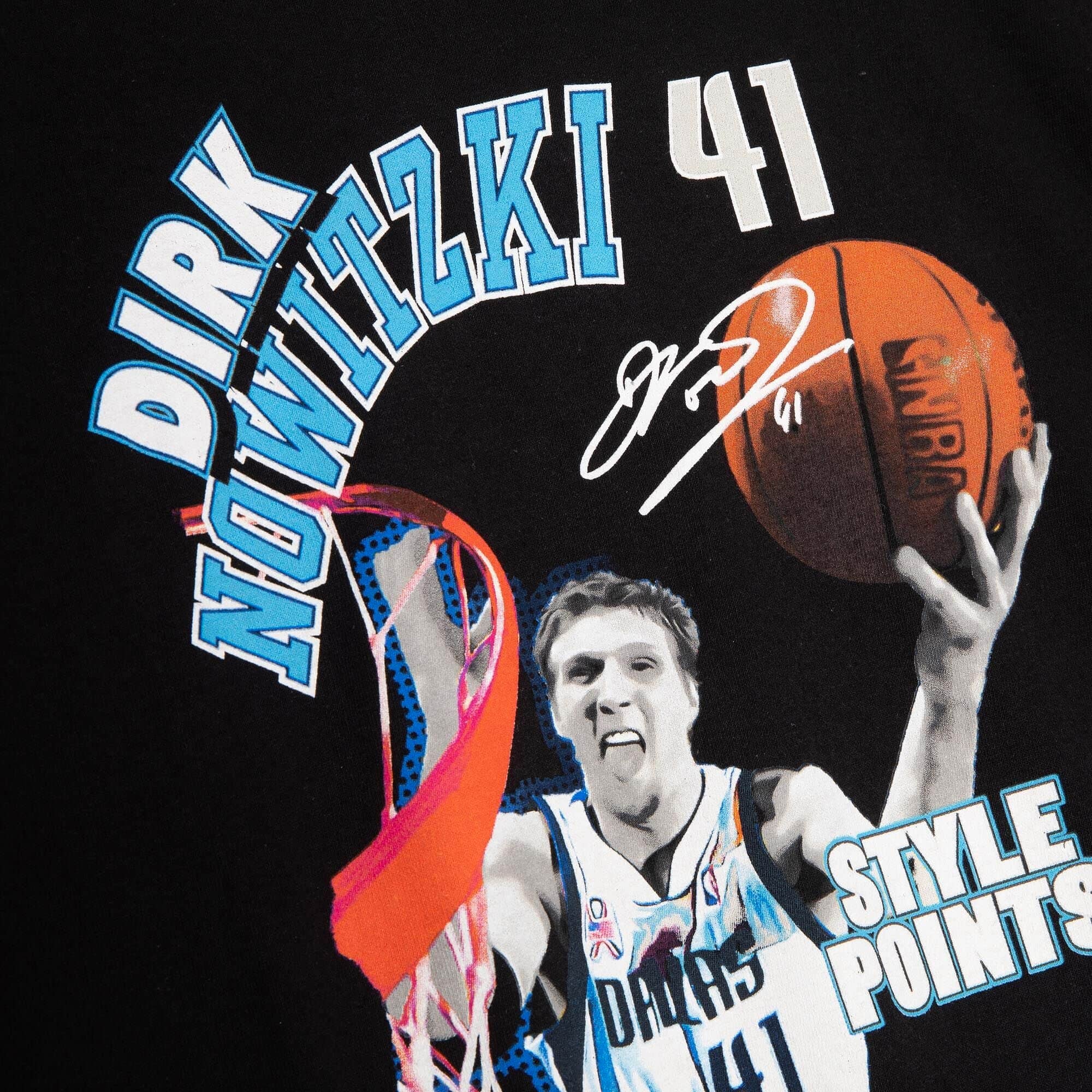Mitchell & Ness Dallas Mavericks Dirk Nowitzki SI Photo Tee 'Black' - Image 2