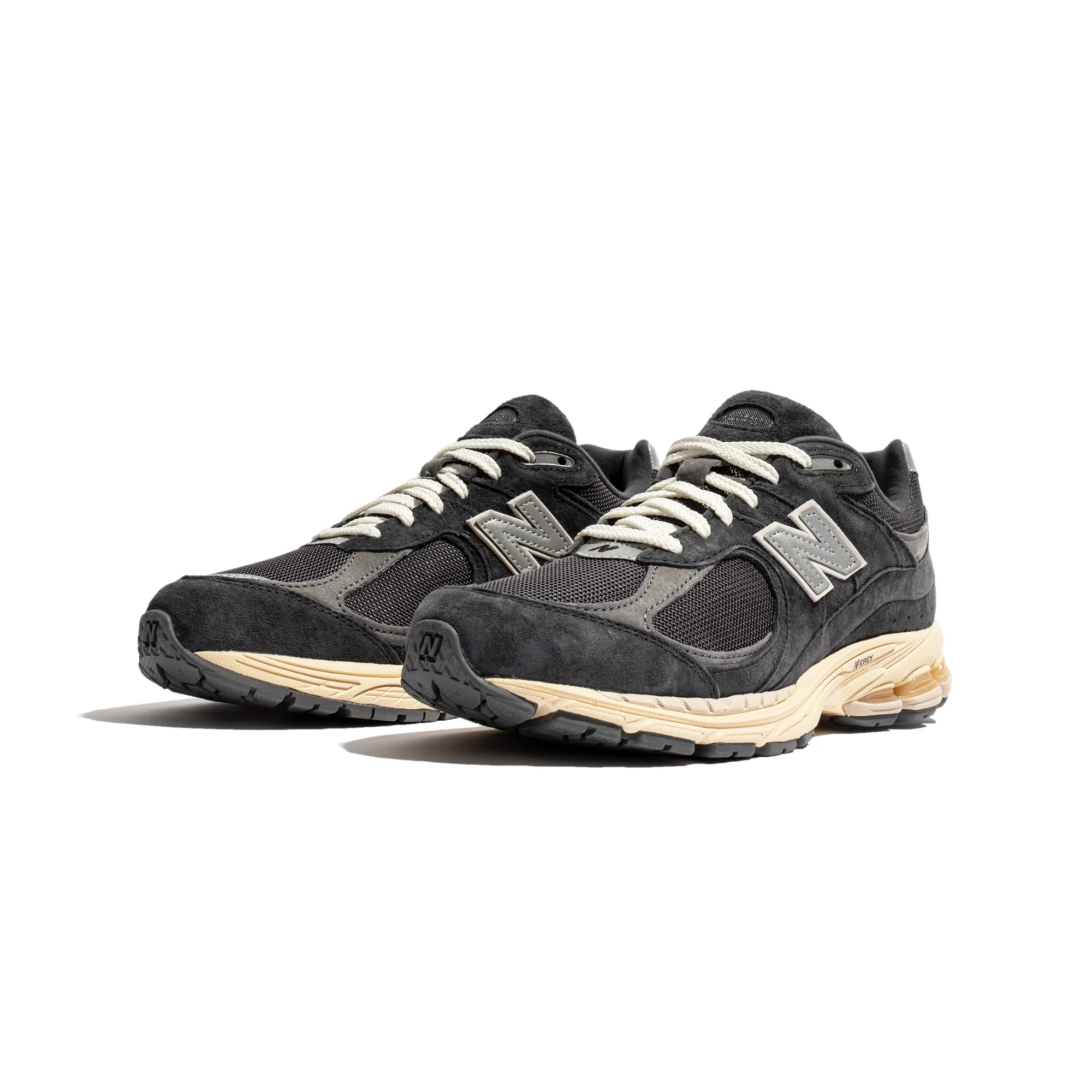 New Balance Mens 2002R Shoes - Image 2