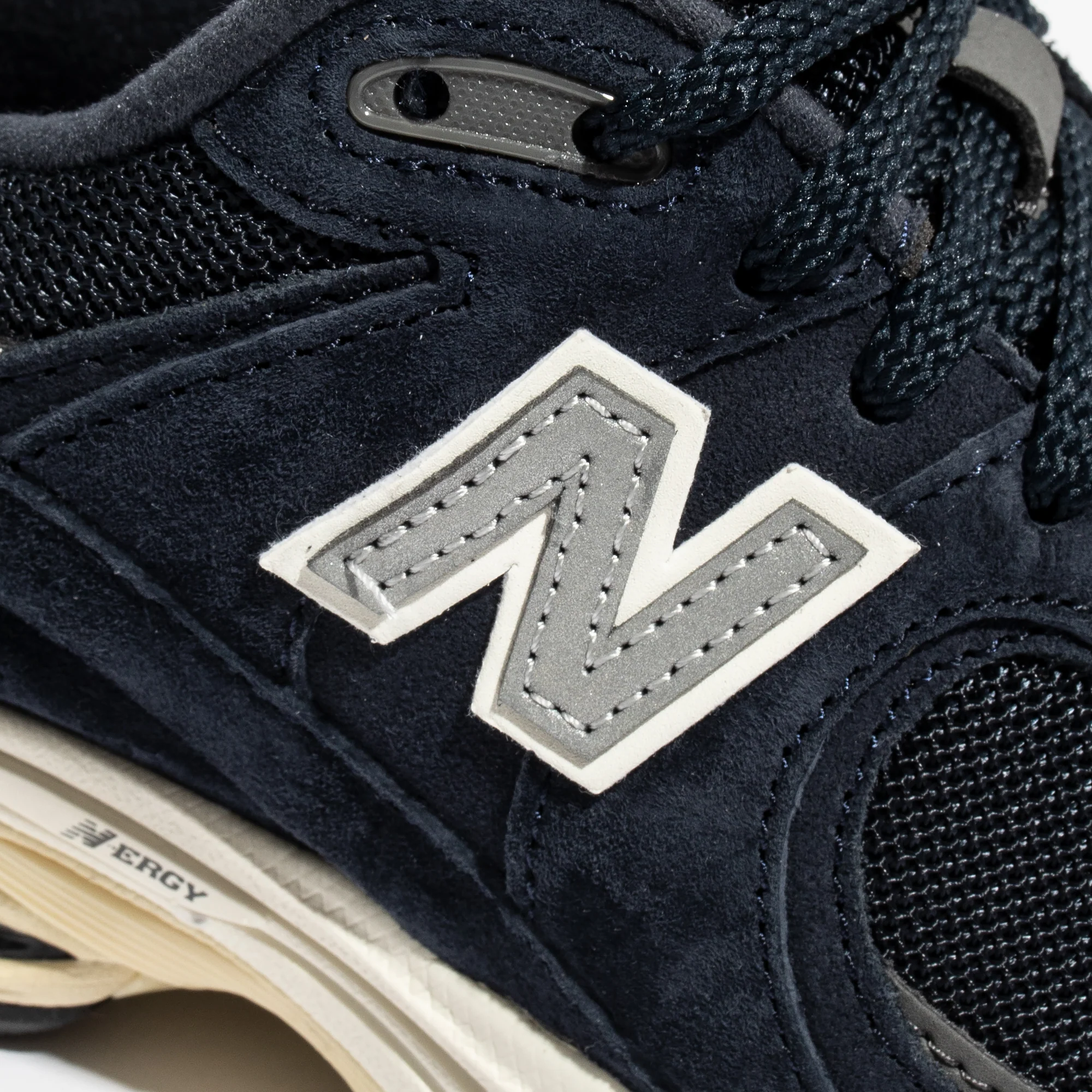 New Balance Mens 2002R Shoes - Image 4