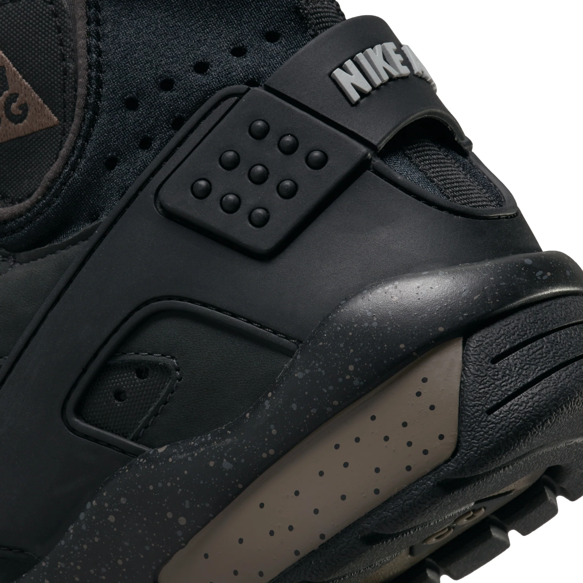Nike ACG Mens Air Mowabb Shoes 'Off Noir/Olive Grey' - Image 4