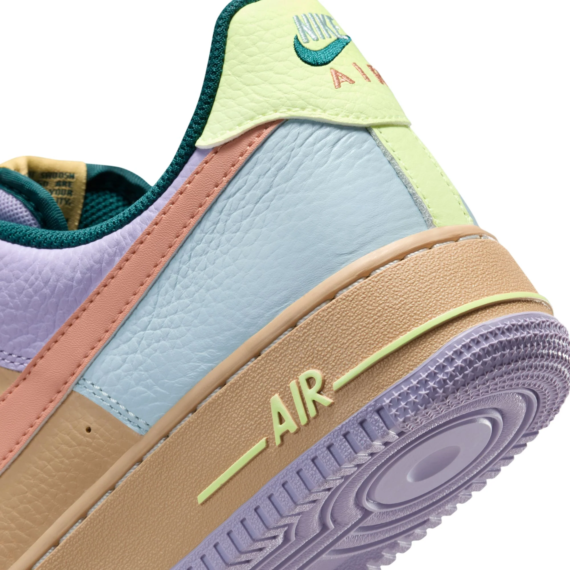 Nike Mens Air Force 1 '07 Shoes - Image 4