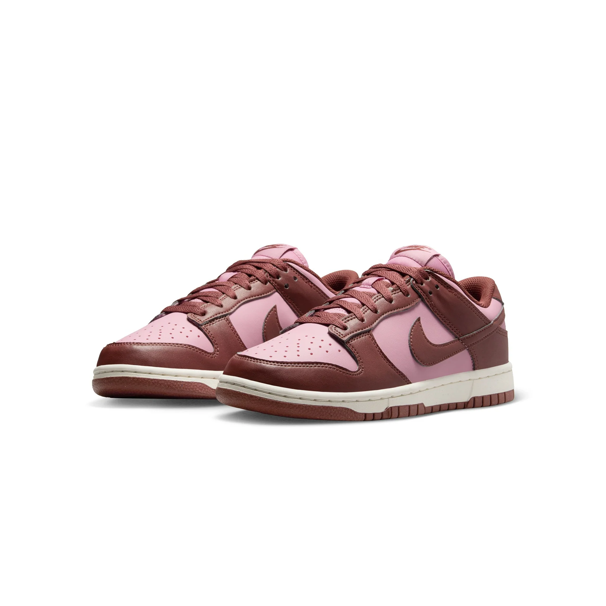 Nike Womens Dunk Low Shoes - Image 2