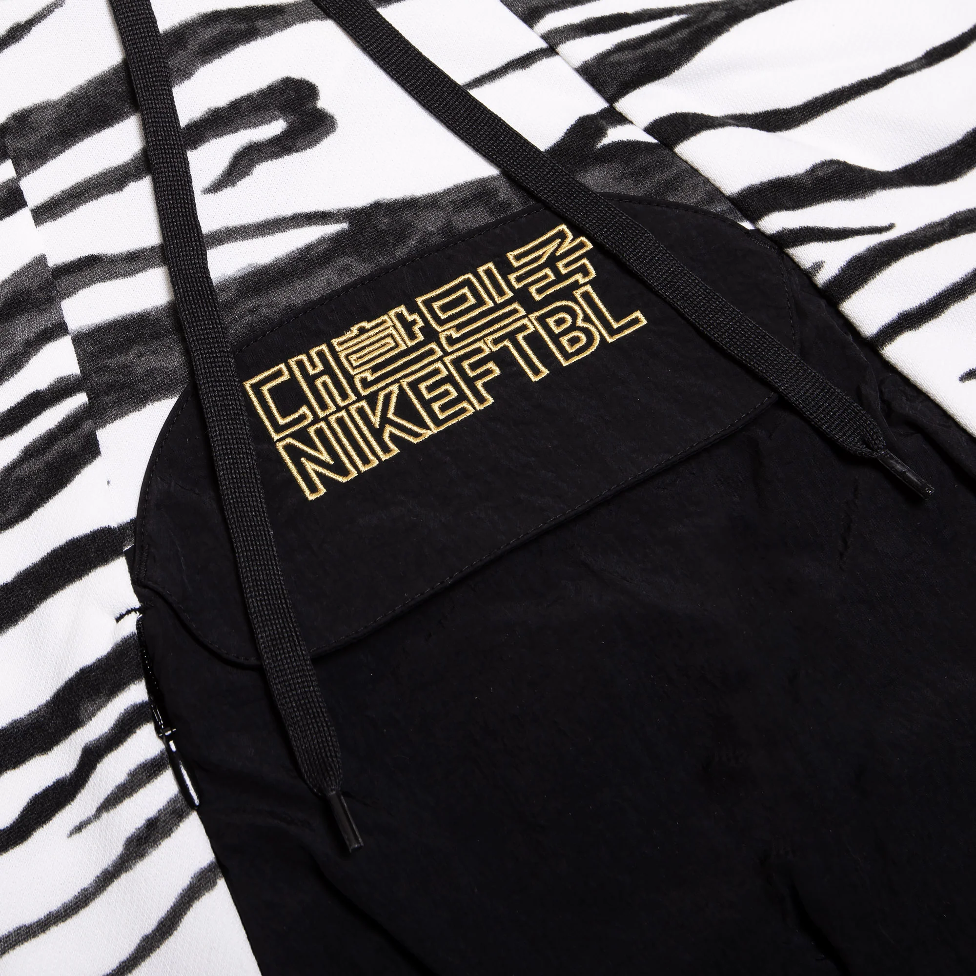 Nike Mens Pullover Korea Hoodie - Image 3