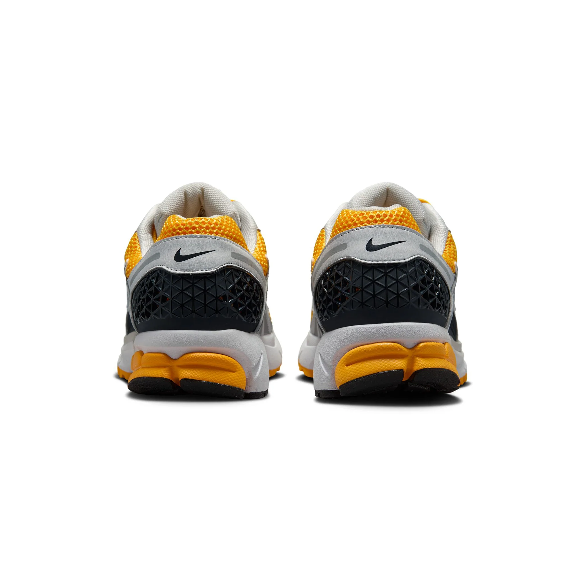 Nike Mens Zoom Vomero 5 Shoes - Image 3