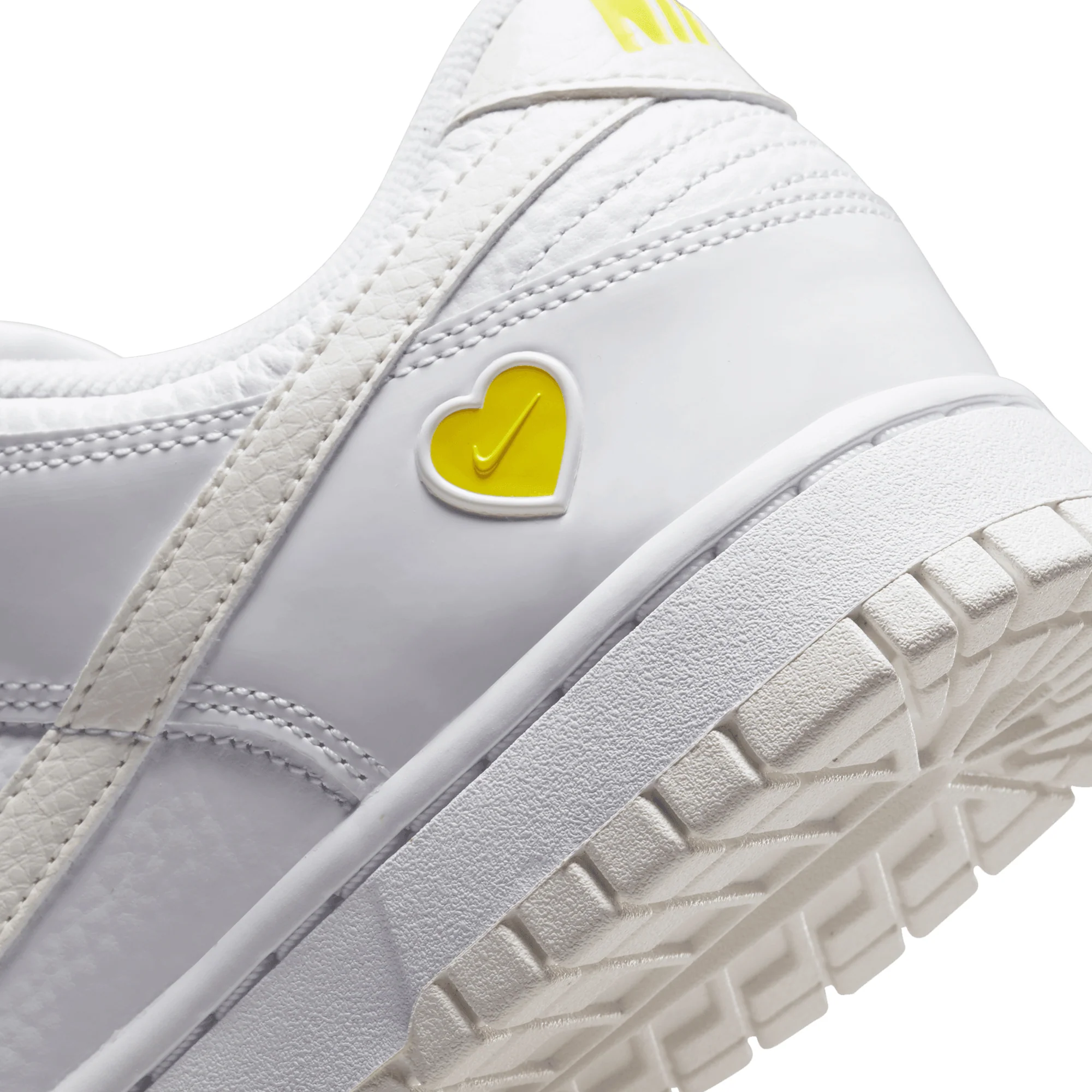 Nike Womens Dunk Low Shoes - Image 4