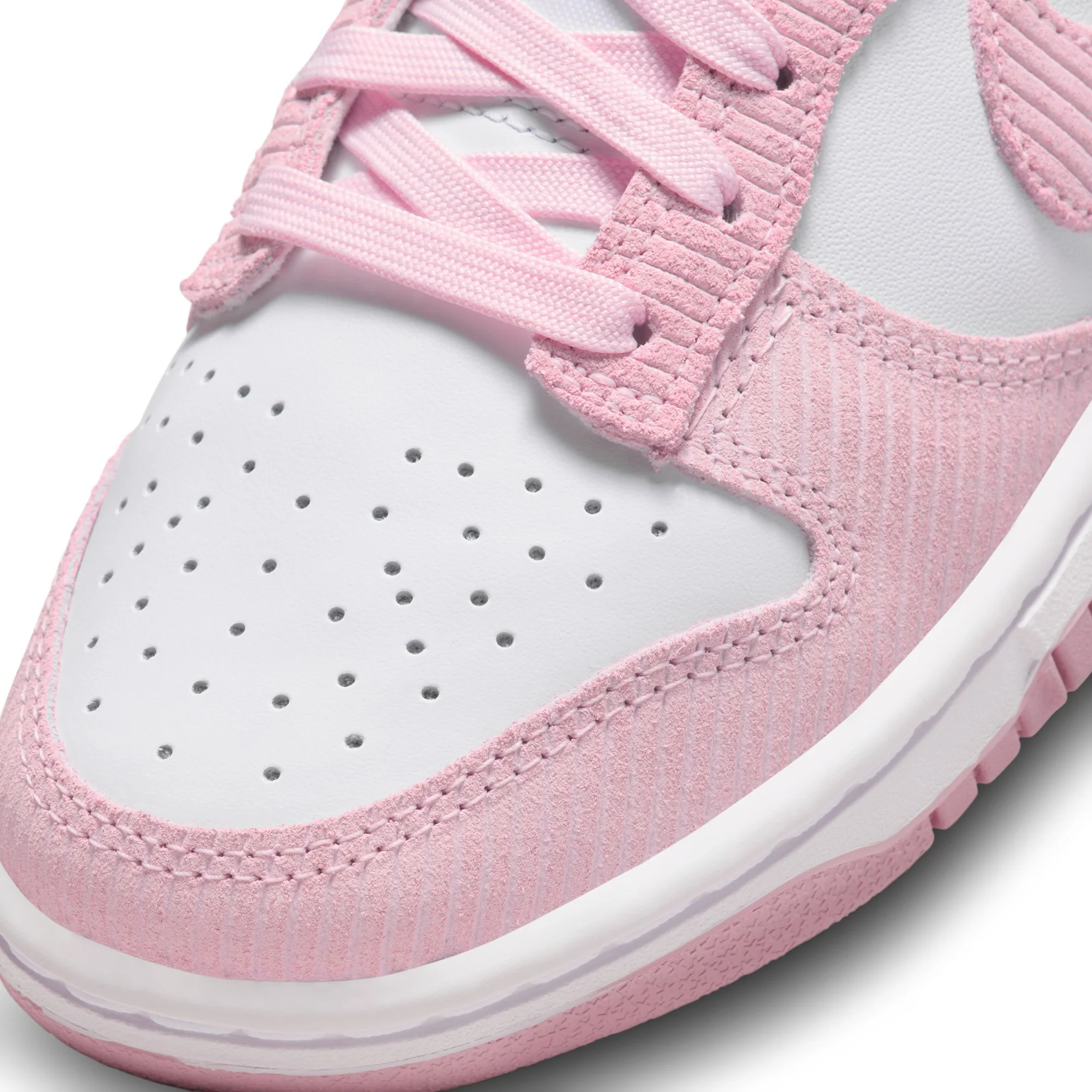 Nike Womens Dunk Low Shoes - Image 4