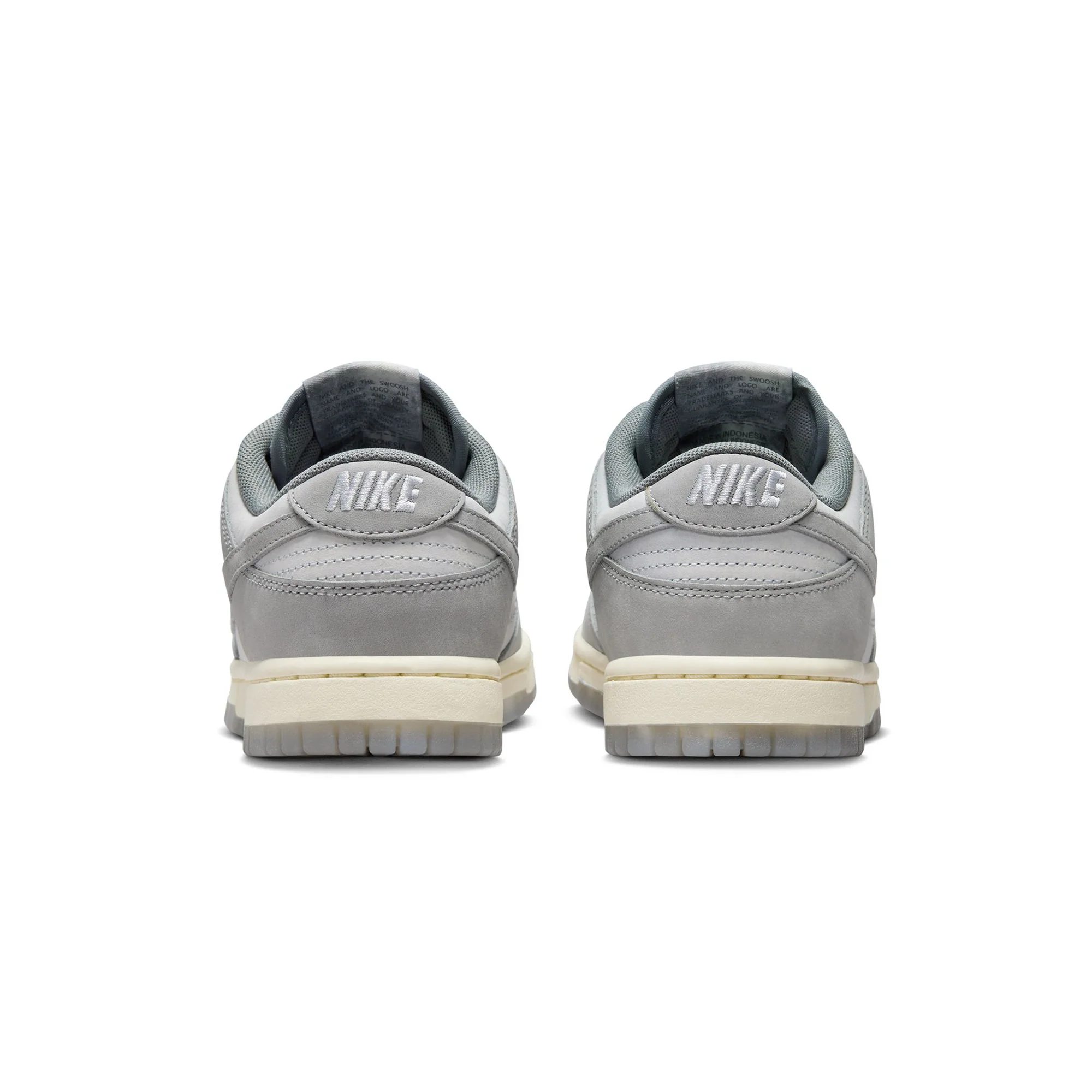 Nike Womens Dunk Low Shoes - Image 3
