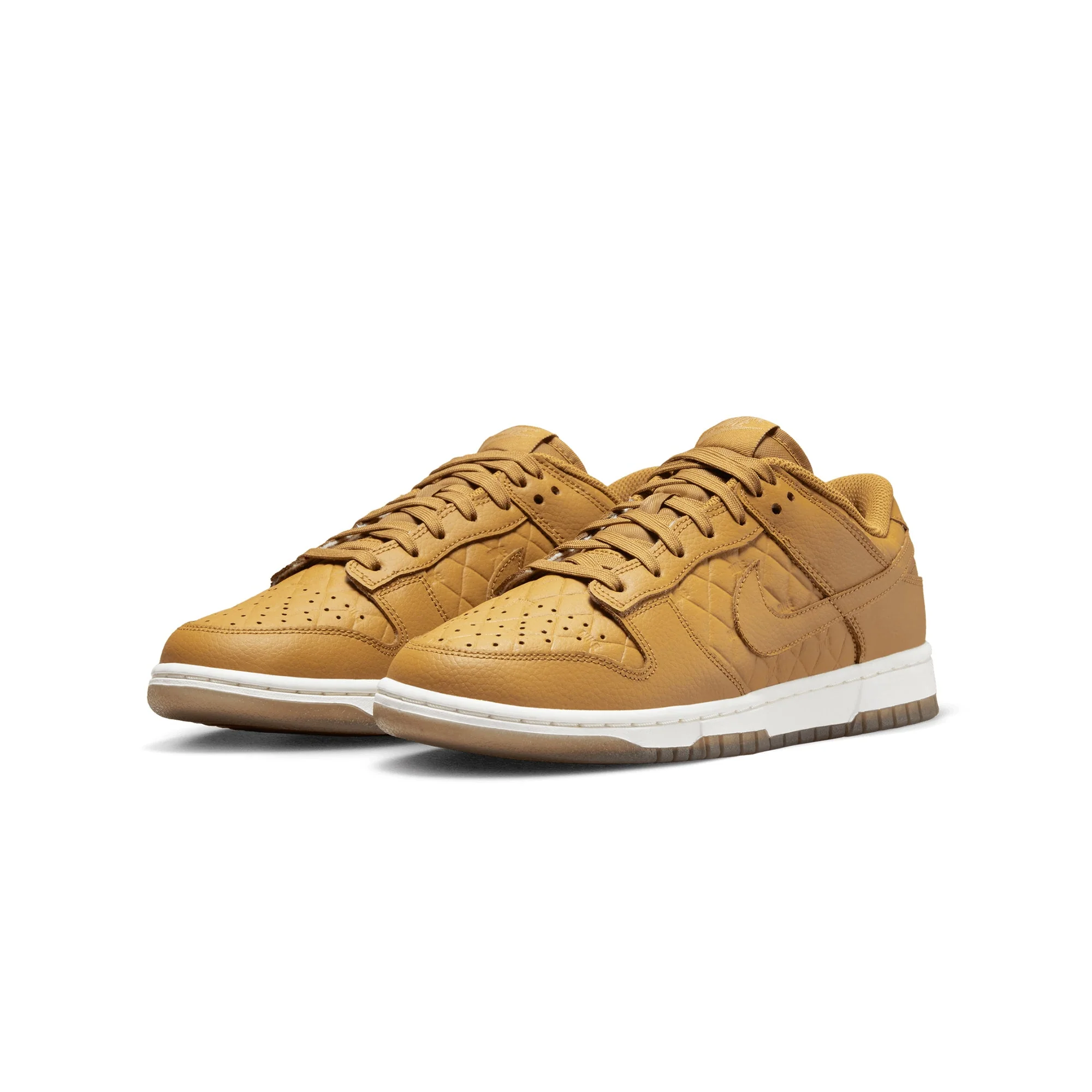 Nike Womens Dunk Low Shoes - Image 2