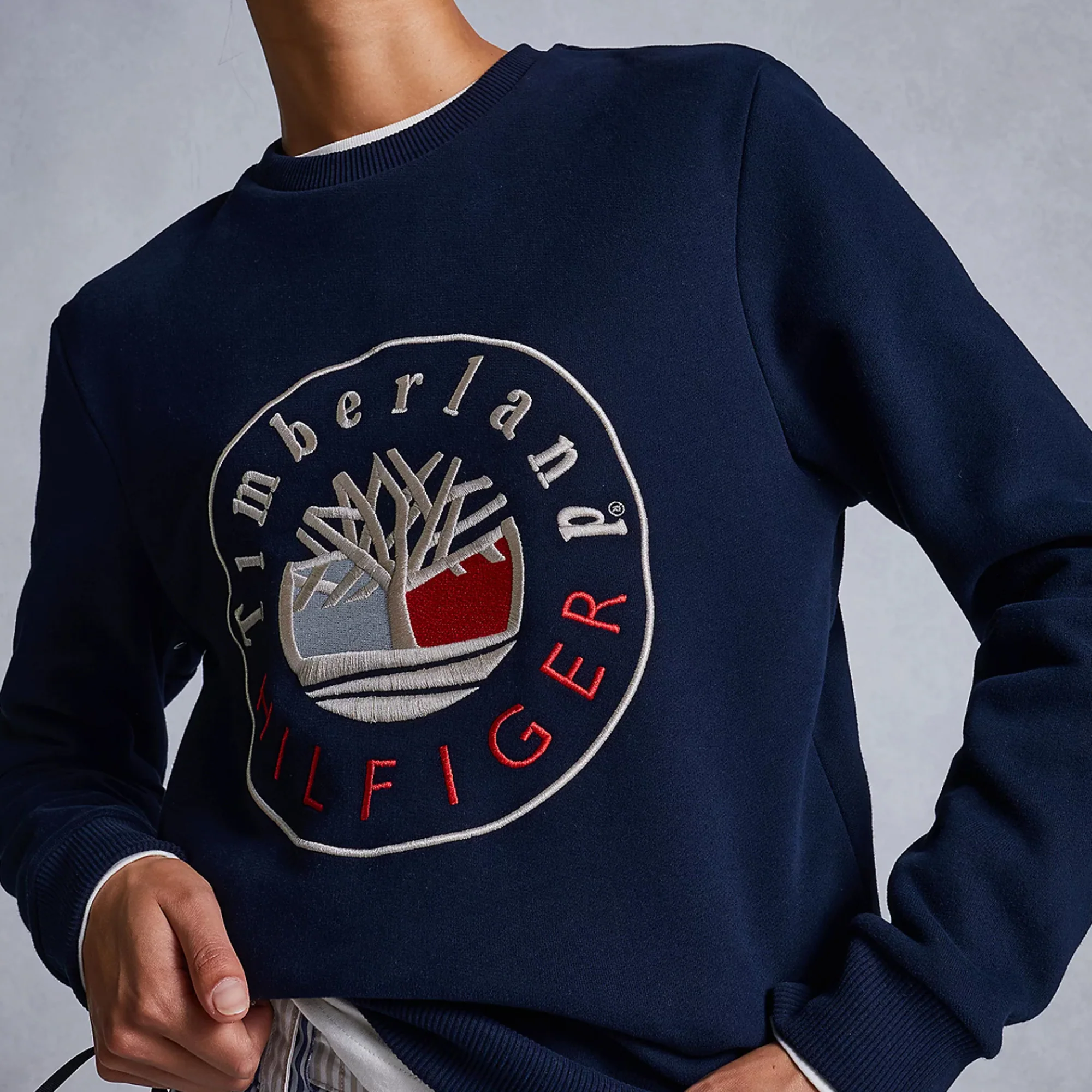 Tommy Hilfiger x Timberland Mens RI Logo Crew 'Desert Sky' - Image 2